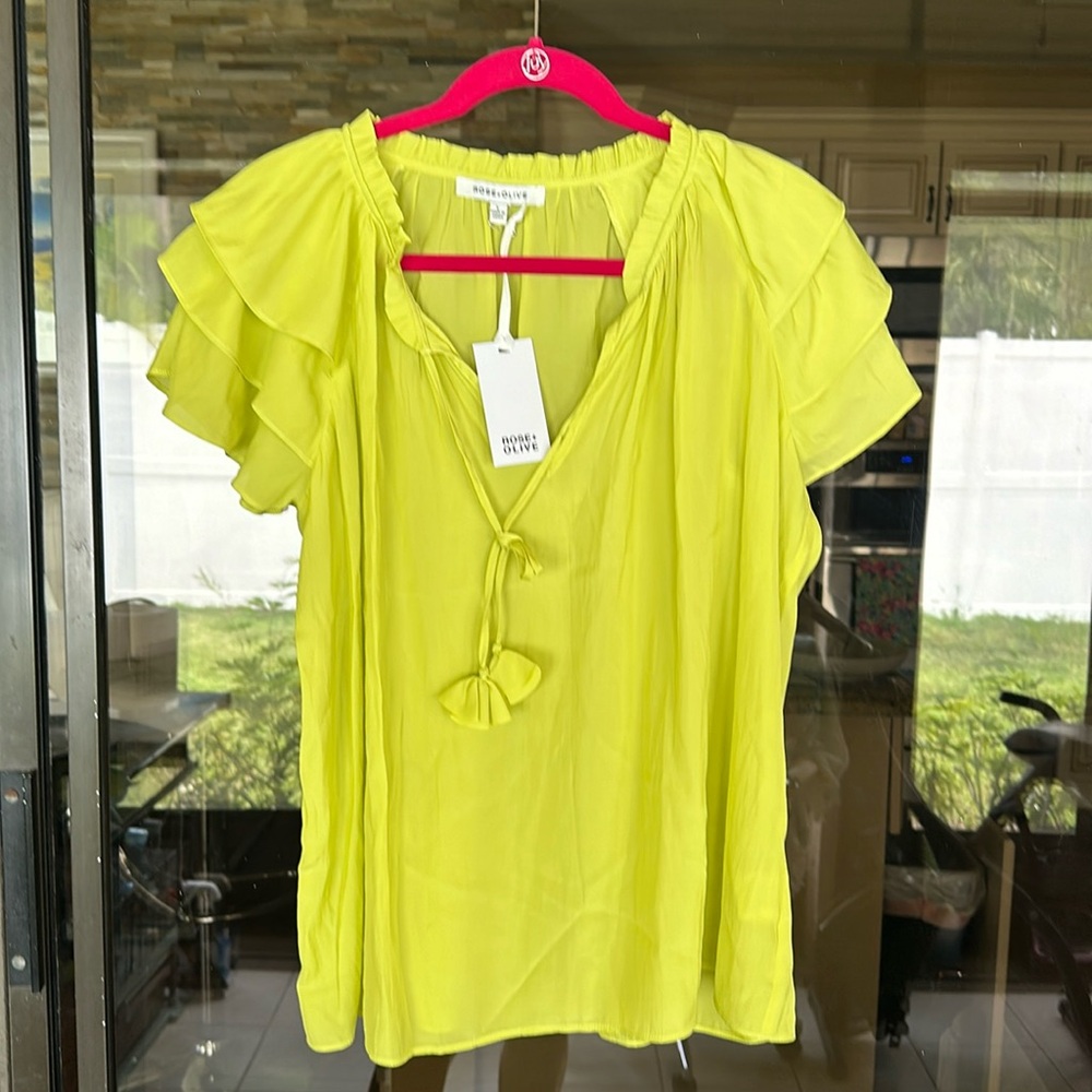 Rose 🌹 Olive ladies top New